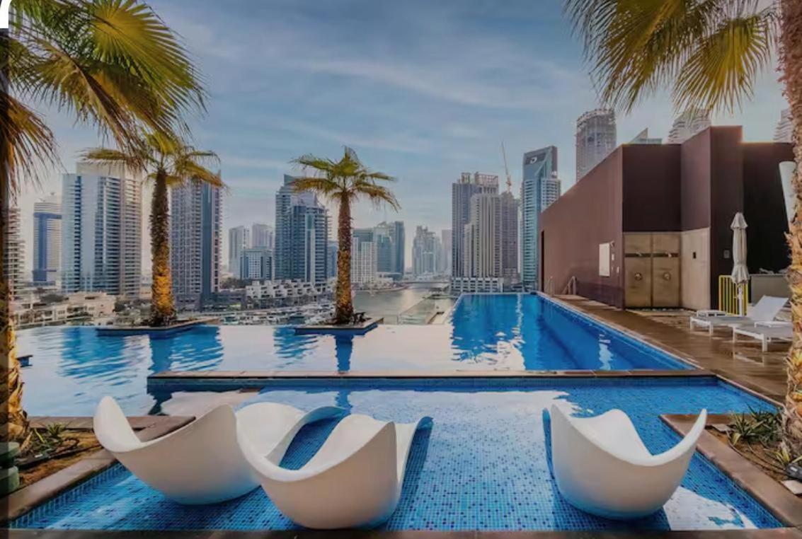 Cosy Fully Renovated Marina Gate *